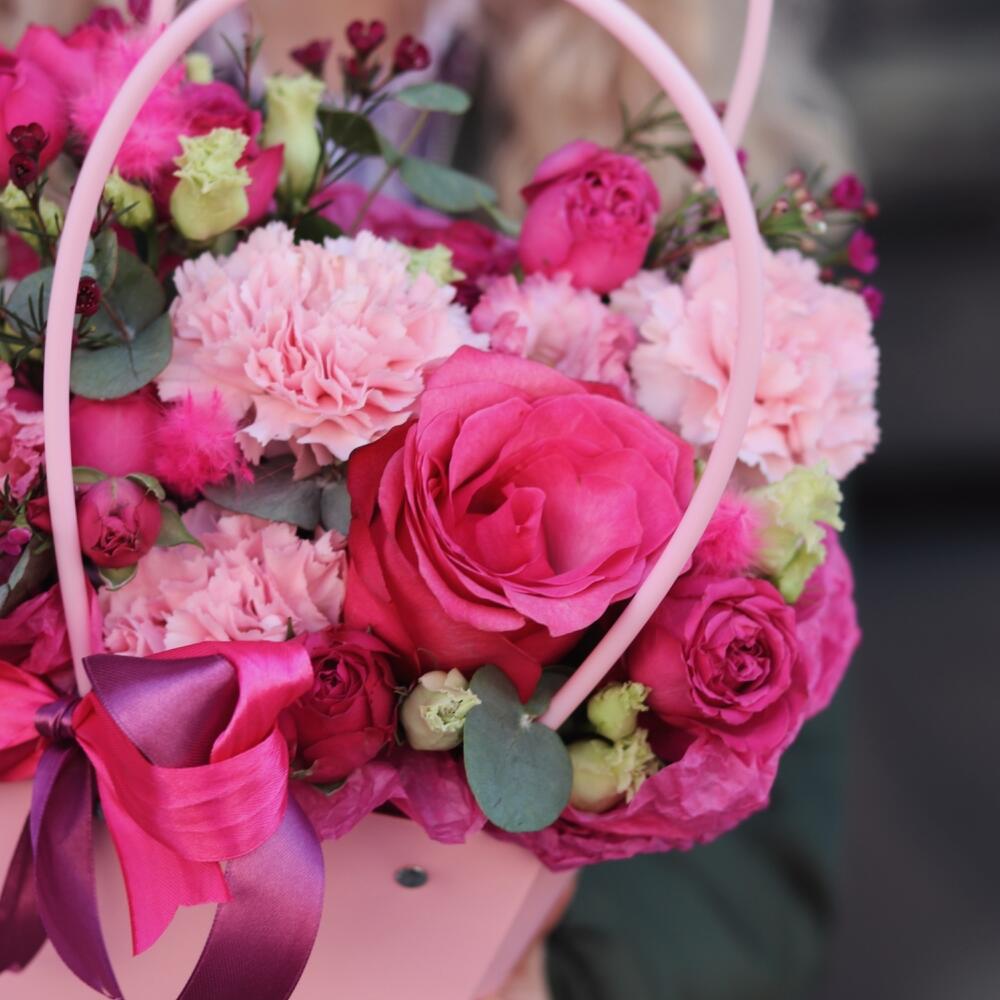 Цветочная сумочка, яркий комплимент