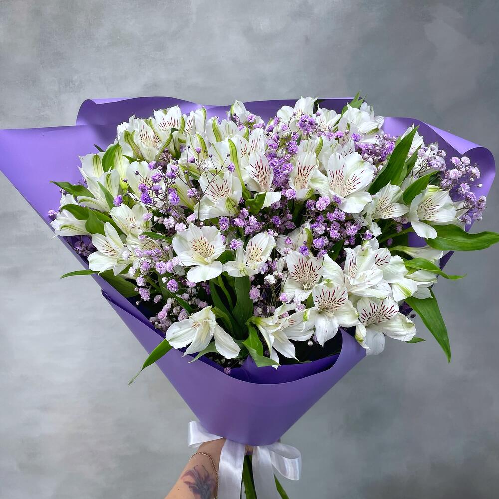 Букет альстромерий в сиреневом